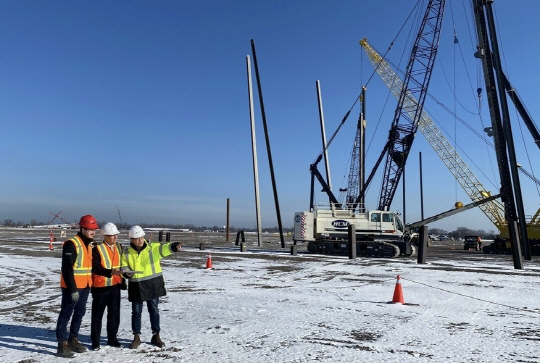 캐나다 온타리오주 소재 LG에너지솔루션과 스텔란티스의 배터리 합작공장 건설 현장 모습. 온타리오주 제공.